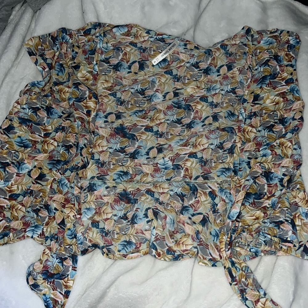 Floral blouse never used it